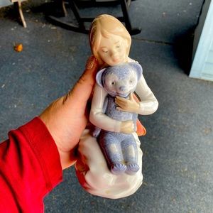 Lladro Daisa Girl with Teddy Bear 1977 - Retired Made in Spain